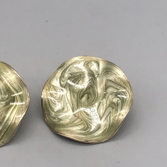 3/$30 Vintage Earrings Gold Wavy Button Swirl Design Green White Pierced Estate - Picture 3 of 11